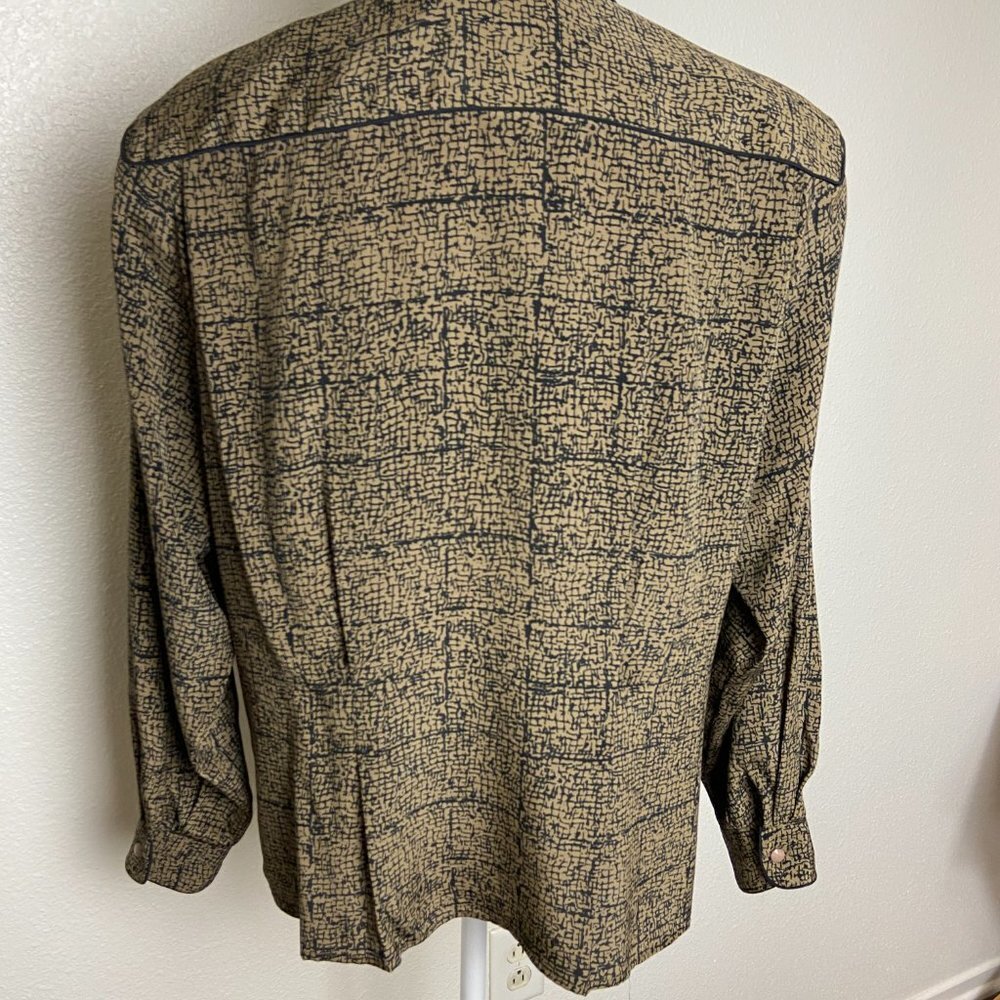 Vintage Blouse  Pleated Shoulder pads Hidden  Button Down Size 14 - Picture 9 of 13